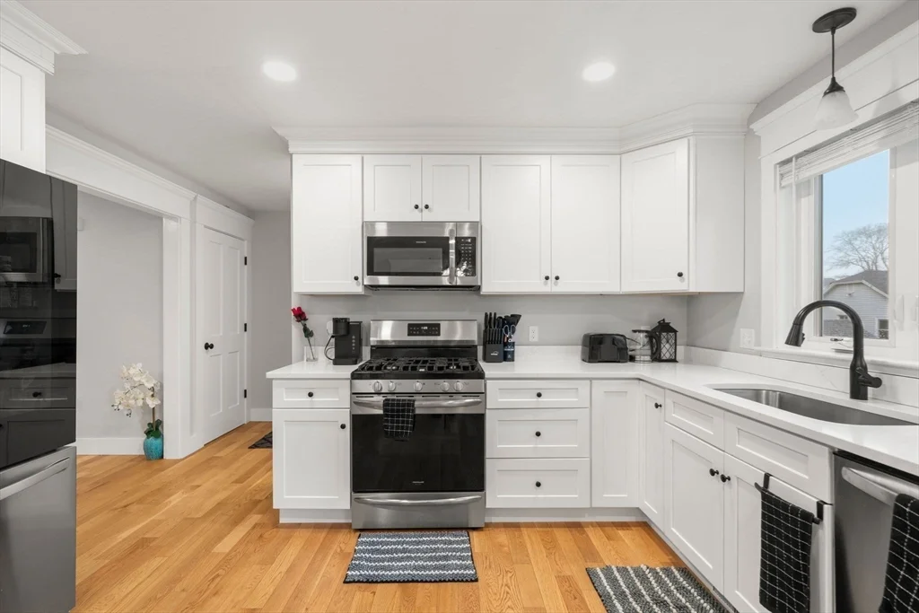 3 bed, 1 bath apartment for rent at 8 Patrick St Unit 8, Attleboro — photo 4 of 33