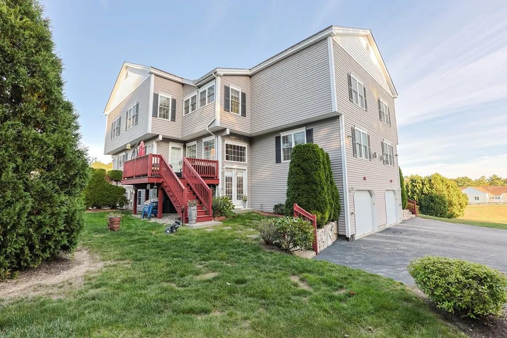 2 bed, 2 bath apartment for rent at 8 Patriots Blvd Unit 8, Hopkinton — photo 3 of 31