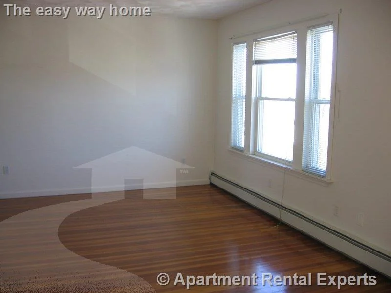 4 bed, 1 bath apartment for rent at 8 Pearl St Unit 3, Tufts — photo 17 of 18