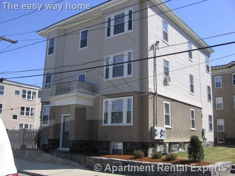 4 bed, 1 bath apartment for rent at 8 Pearl St Unit 3, Tufts — photo 18 of 18