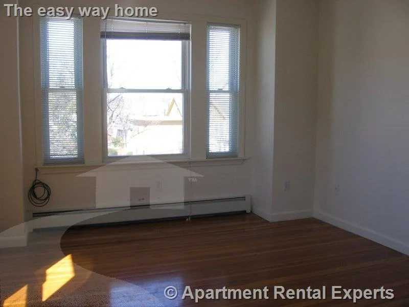 4 bed, 1 bath apartment for rent at 8 Pearl St Unit 3, Tufts — photo 14 of 18