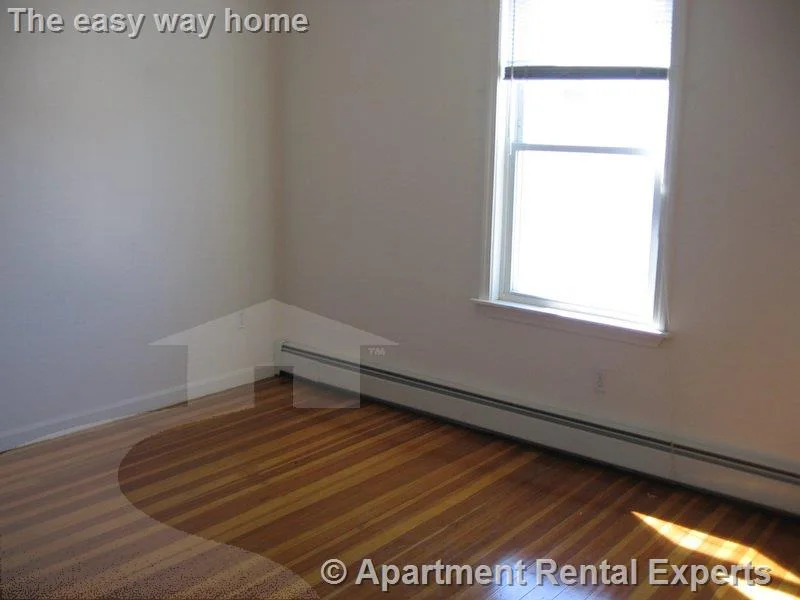 4 bed, 1 bath apartment for rent at 8 Pearl St Unit 3, Tufts — photo 16 of 18