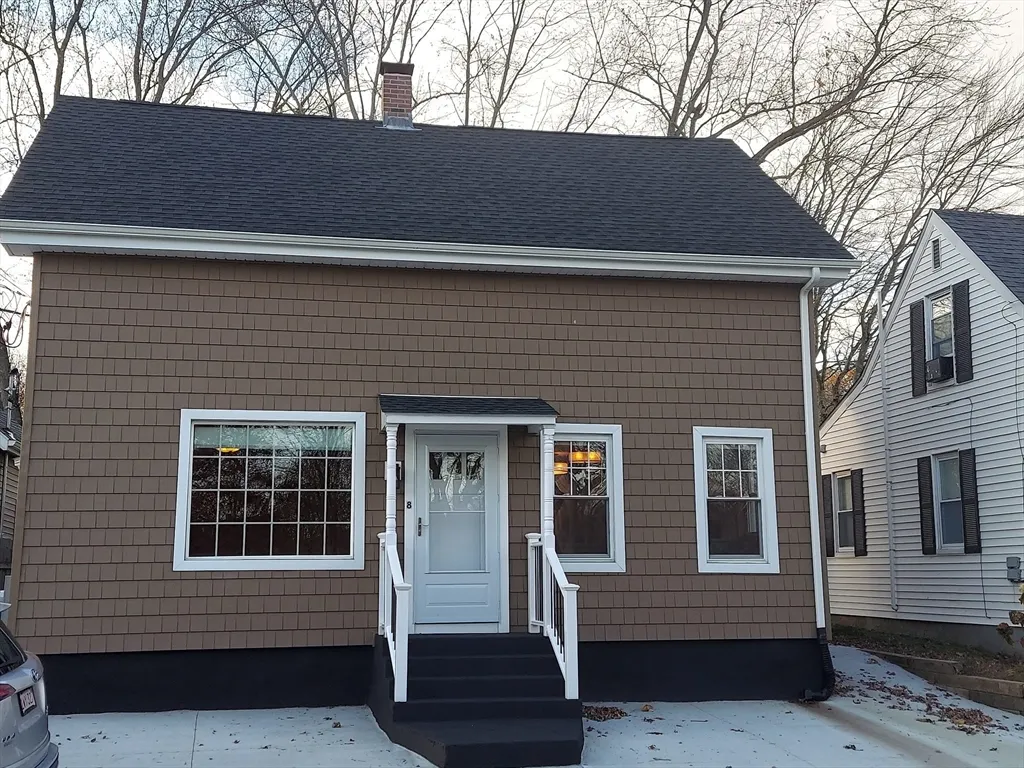 3 bed, 1 bath apartment for rent at 8 Phillips St, Attleboro — photo 1 of 17