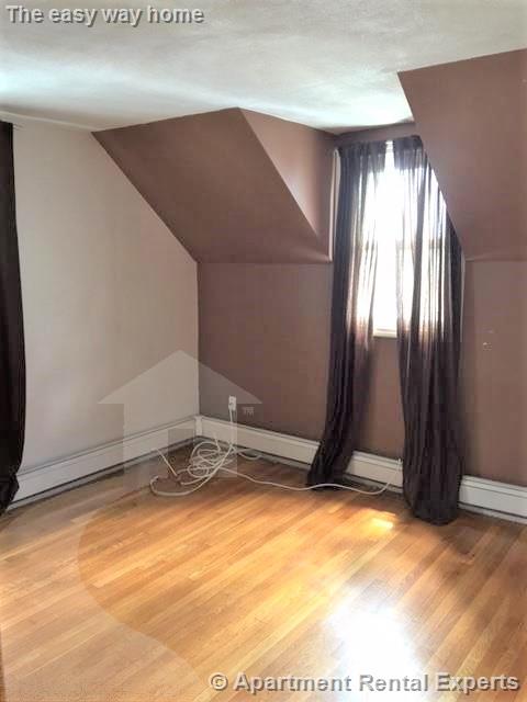2 bed, 1 bath apartment for rent at 8 Pleasant St, Medford Square — photo 7 of 14