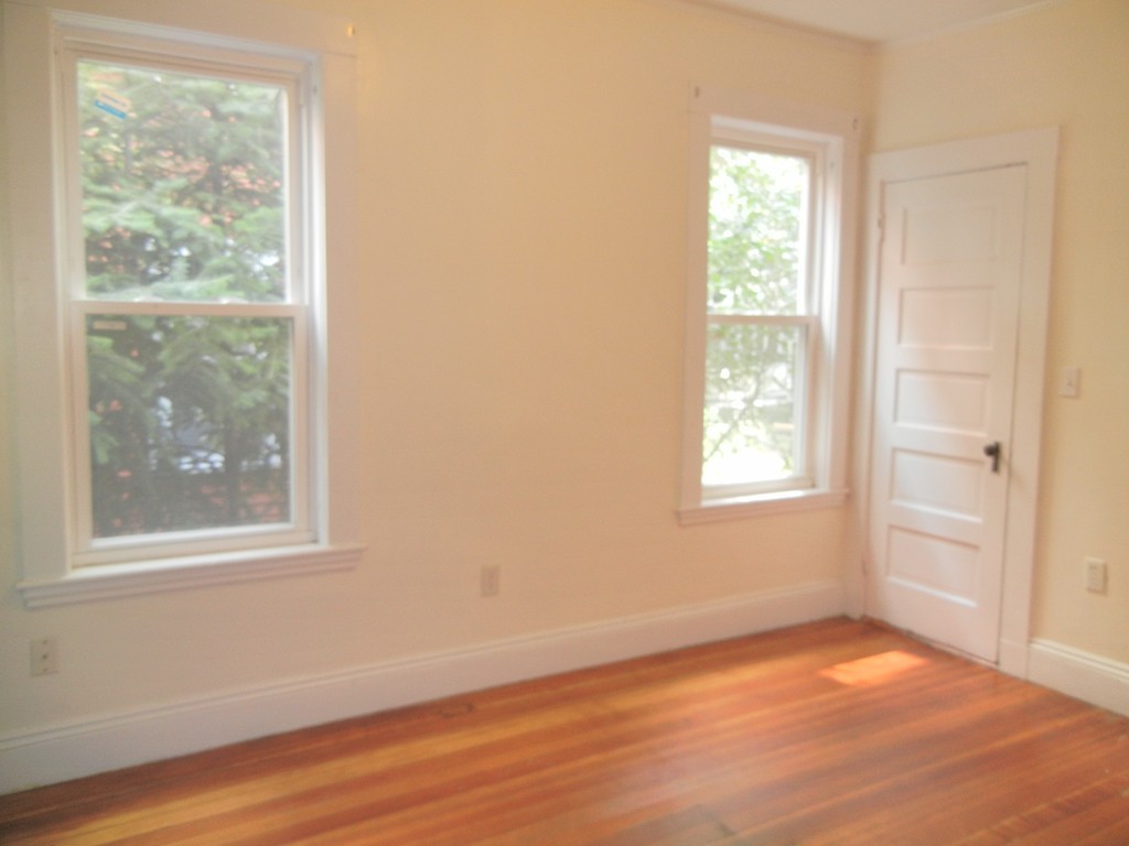 4 bed, 1 bath apartment for rent at 8 Pleasant St Unit 1, Dorchester — photo 12 of 14