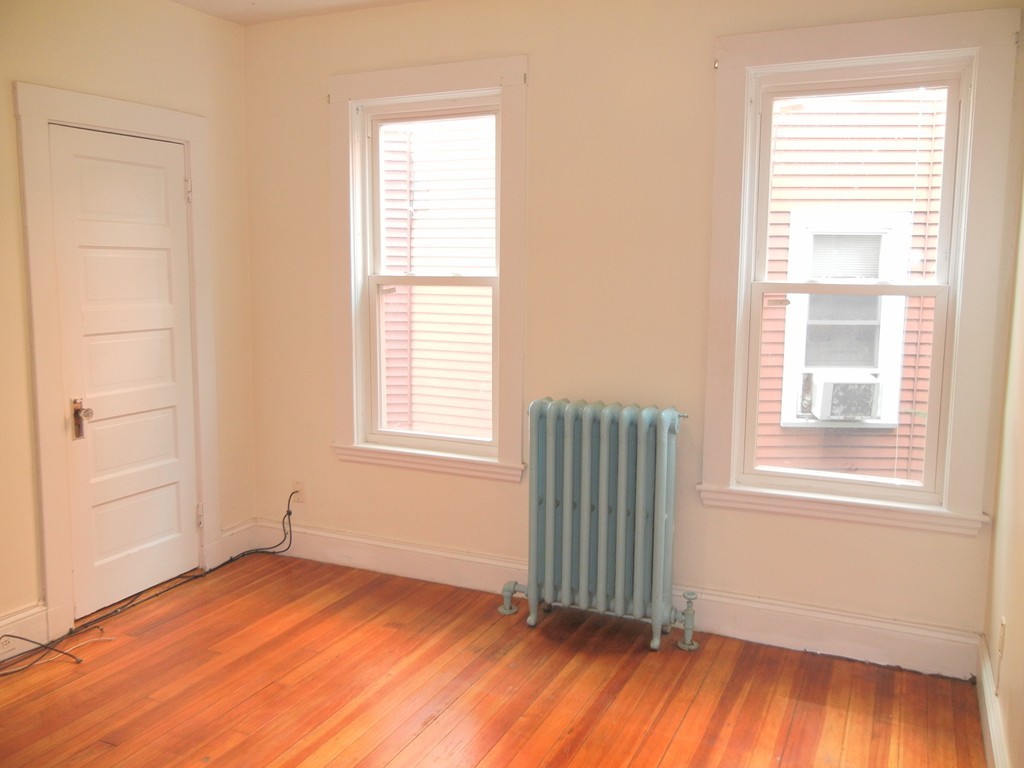 4 bed, 1 bath apartment for rent at 8 Pleasant St Unit 1, Dorchester — photo 11 of 14