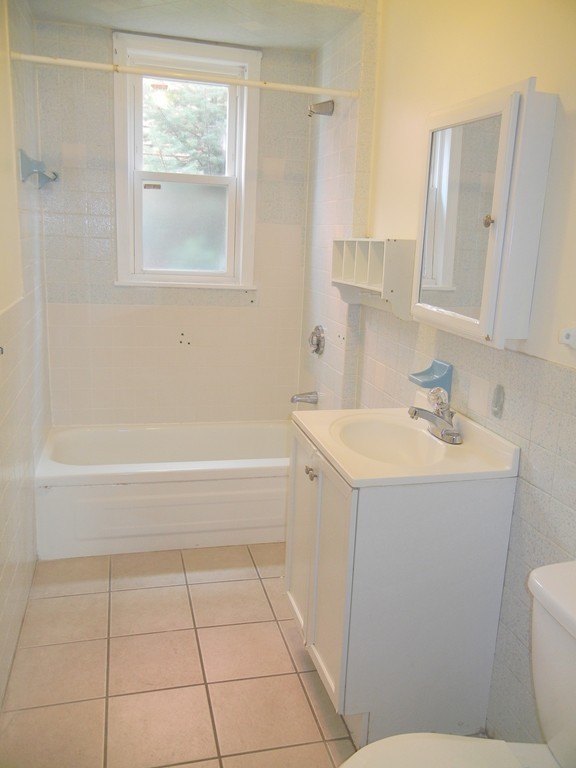 4 bed, 1 bath apartment for rent at 8 Pleasant St Unit 1, Dorchester — photo 9 of 14