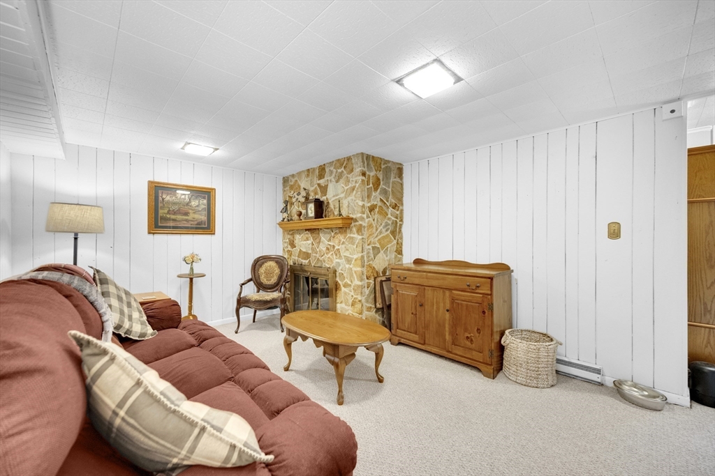 1 bed, 1 bath apartment for rent at 8 Pond St Unit A, Oxford — photo 3 of 8