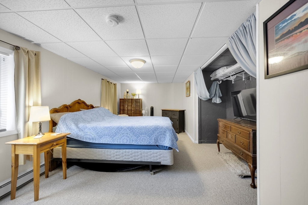 1 bed, 1 bath apartment for rent at 8 Pond St Unit A, Oxford — photo 4 of 8
