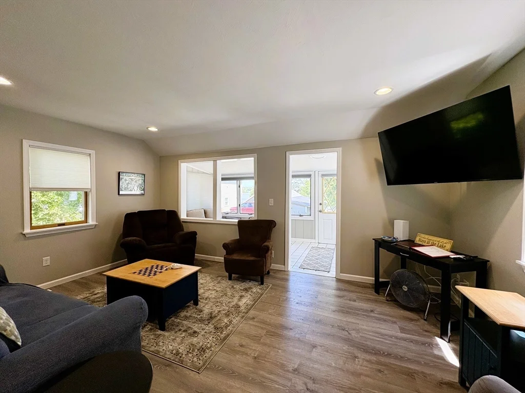 2 bed, 1 bath apartment for rent at 8 Priscilla Ave, Wareham — photo 4 of 16