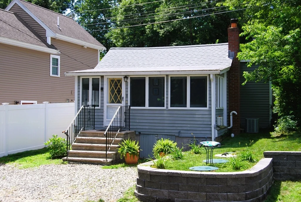 2 bed, 1 bath apartment for rent at 8 Priscilla Ave, Wareham