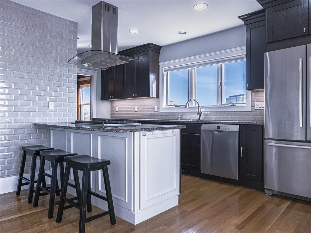 4 bed, 1 bath apartment for rent at 8 Putnam Rd Unit 8, Ten Hills — photo 1 of 16