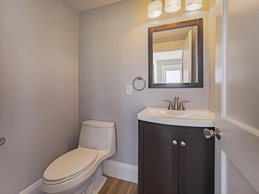 4 bed, 1 bath apartment for rent at 8 Putnam Rd Unit 8, Ten Hills — photo 8 of 16