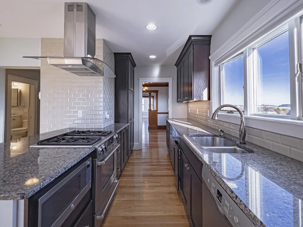 4 bed, 1 bath apartment for rent at 8 Putnam Rd Unit 8, Ten Hills — photo 3 of 16