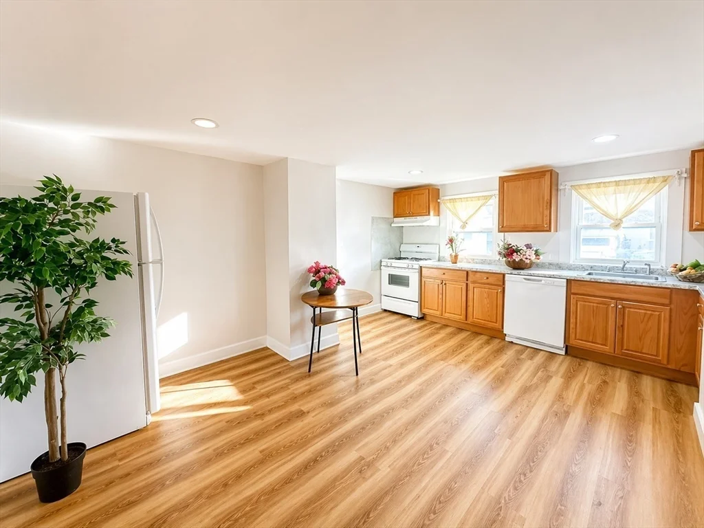 3 bed, 1 bath apartment for rent at 8 Ralph Piteri Ter Unit 1, Watertown — photo 5 of 10
