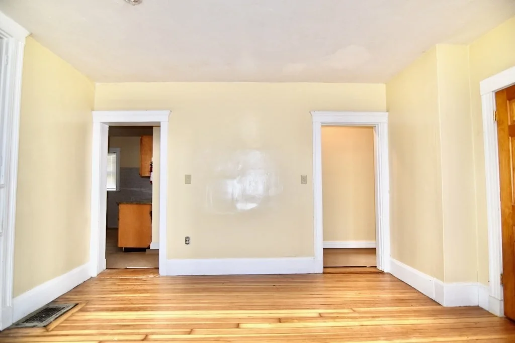 3 bed, 1 bath apartment for rent at 8 Ridgewood St Unit 1, Boston — photo 11 of 32