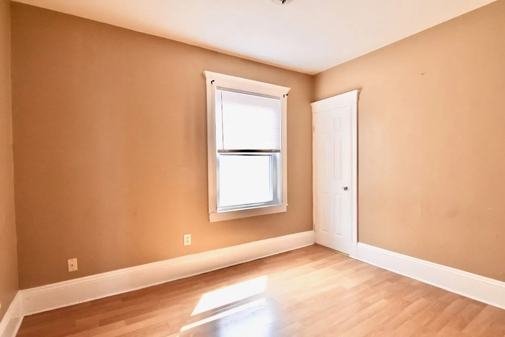 3 bed, 1 bath apartment for rent at 8 Ridgewood St Unit 1, Boston — photo 28 of 32