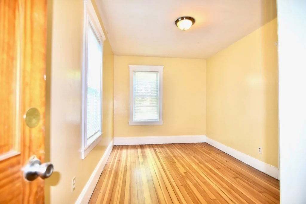 3 bed, 1 bath apartment for rent at 8 Ridgewood St Unit 1, Boston — photo 9 of 32