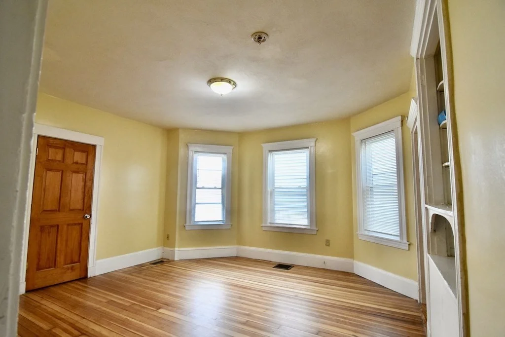 3 bed, 1 bath apartment for rent at 8 Ridgewood St Unit 1, Boston — photo 4 of 32