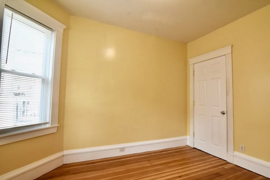 3 bed, 1 bath apartment for rent at 8 Ridgewood St Unit 1, Boston — photo 3 of 32