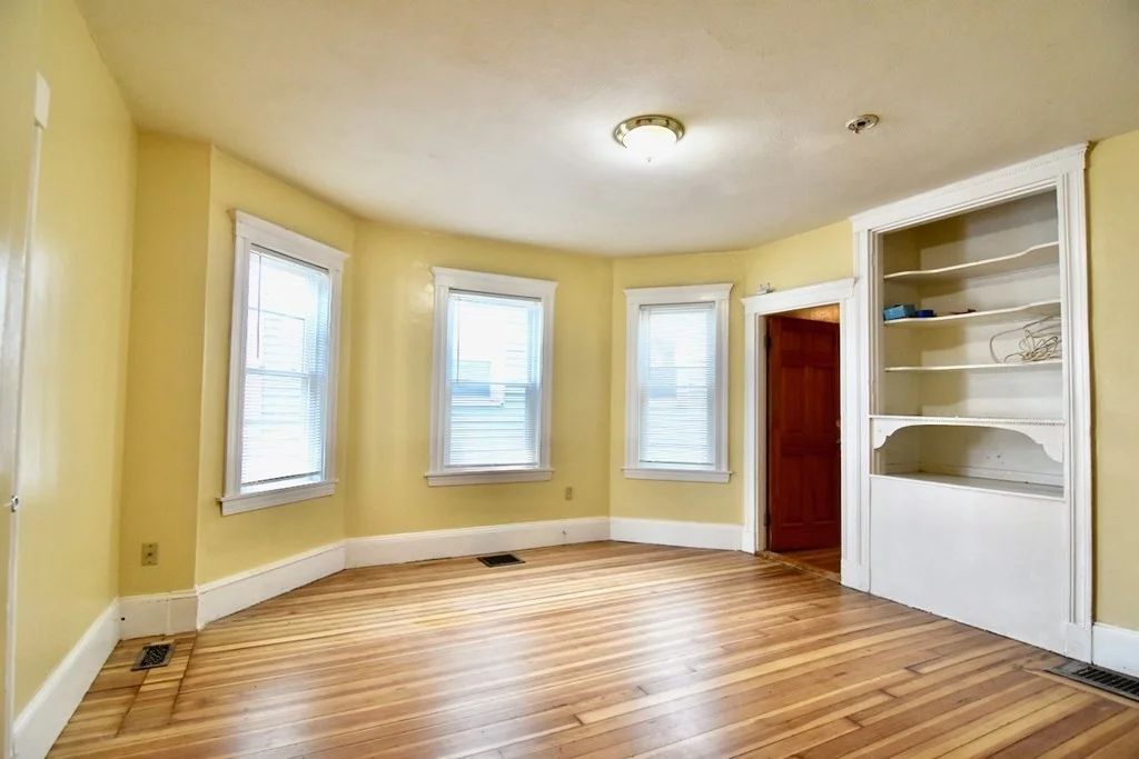 3 bed, 1 bath apartment for rent at 8 Ridgewood St Unit 1, Boston — photo 2 of 32
