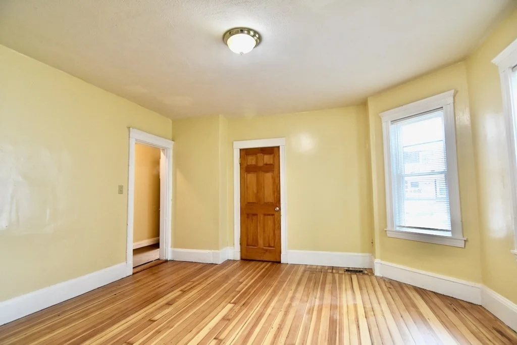 3 bed, 1 bath apartment for rent at 8 Ridgewood St Unit 1, Boston — photo 7 of 32