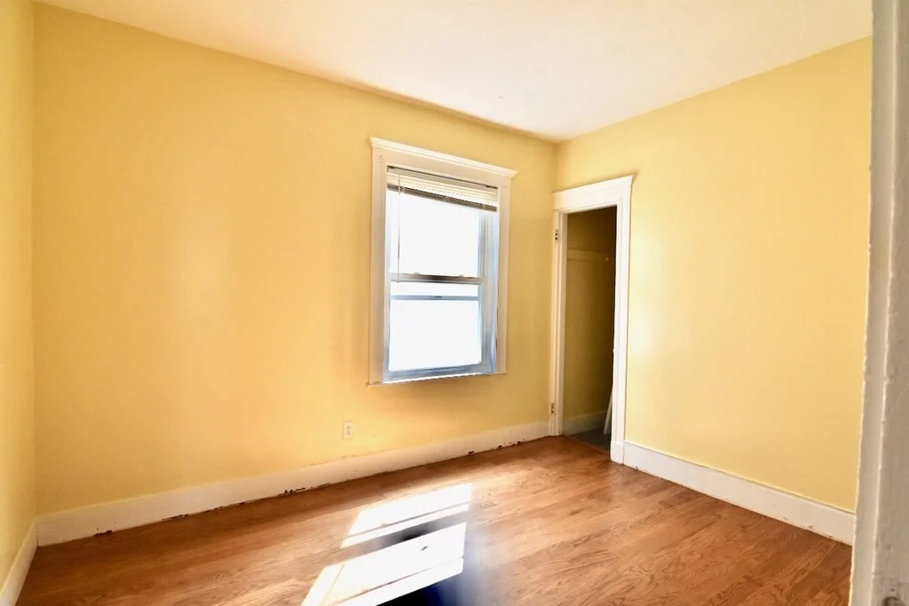 3 bed, 1 bath apartment for rent at 8 Ridgewood St Unit 1, Boston — photo 21 of 32