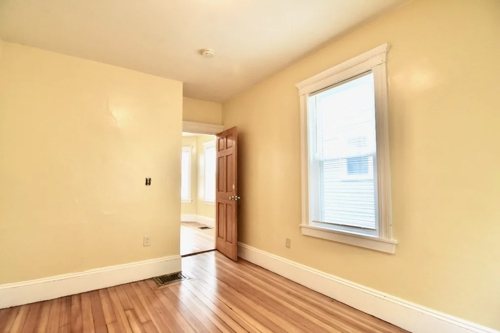 3 bed, 1 bath apartment for rent at 8 Ridgewood St Unit 1, Boston — photo 10 of 32