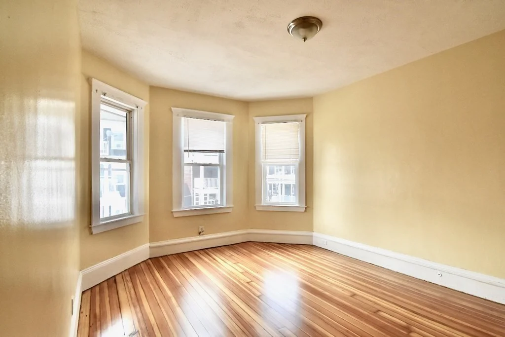 3 bed, 1 bath apartment for rent at 8 Ridgewood St Unit 1, Boston — photo 1 of 32