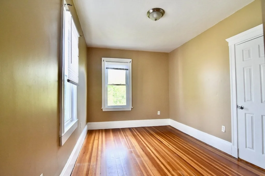 3 bed, 1 bath apartment for rent at 8 Ridgewood St Unit 1, Boston — photo 24 of 32