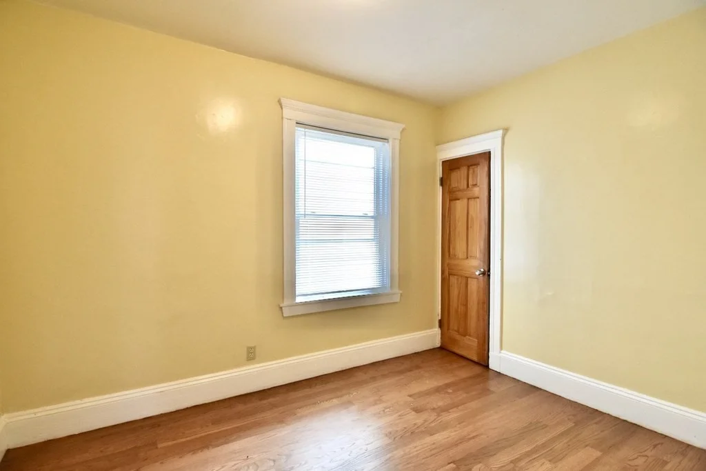 3 bed, 1 bath apartment for rent at 8 Ridgewood St Unit 1, Boston — photo 17 of 32