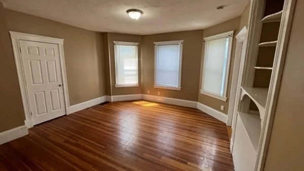 3 bed, 1 bath apartment for rent at 8 Ridgewood St Unit 3, Dorchester — photo 5 of 14