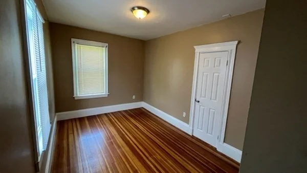 3 bed, 1 bath apartment for rent at 8 Ridgewood St Unit 3, Dorchester — photo 11 of 14