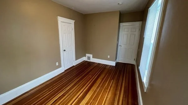 3 bed, 1 bath apartment for rent at 8 Ridgewood St Unit 3, Dorchester — photo 6 of 14