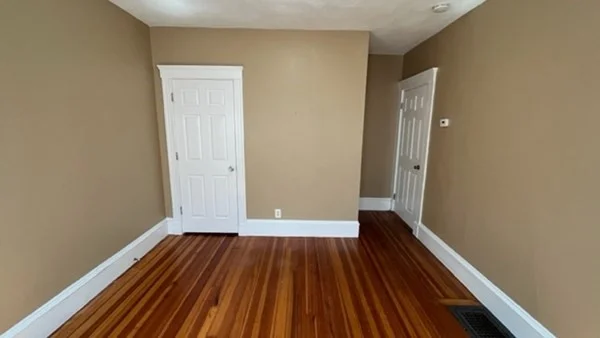 3 bed, 1 bath apartment for rent at 8 Ridgewood St Unit 3, Dorchester — photo 7 of 14