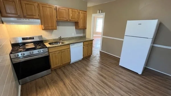3 bed, 1 bath apartment for rent at 8 Ridgewood St Unit 3, Dorchester
