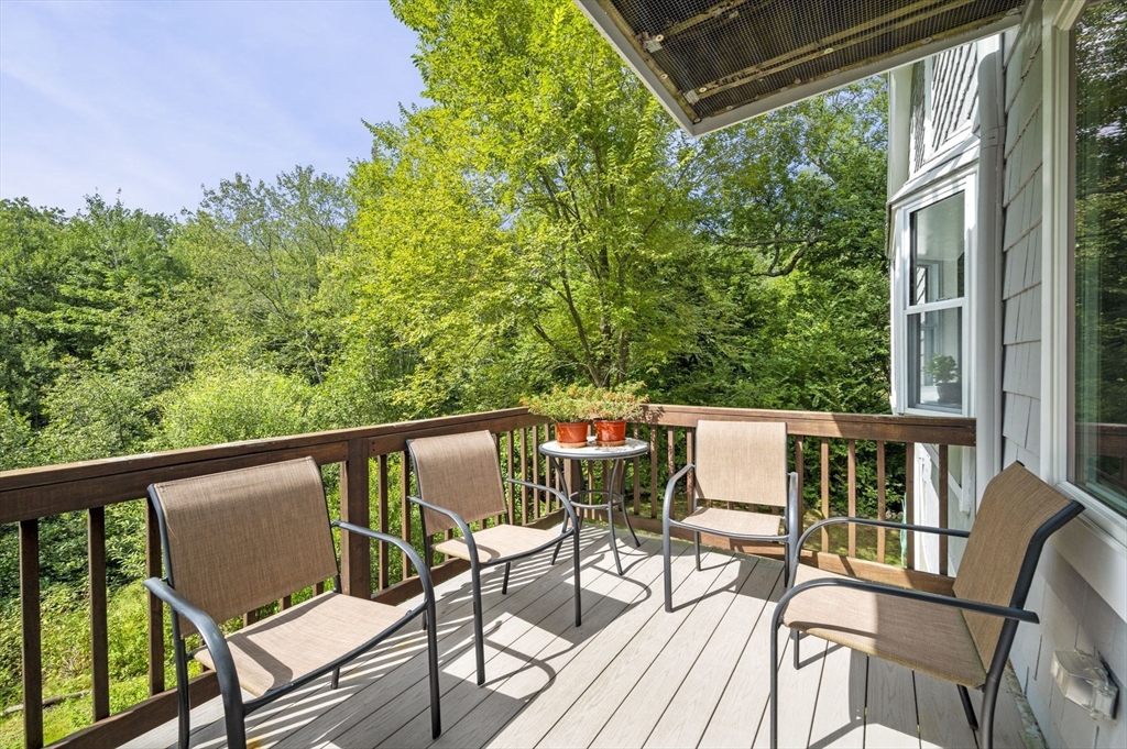 3 bed, 2 bath apartment for rent at 8 Risley Rd, Marblehead Neck — photo 10 of 28