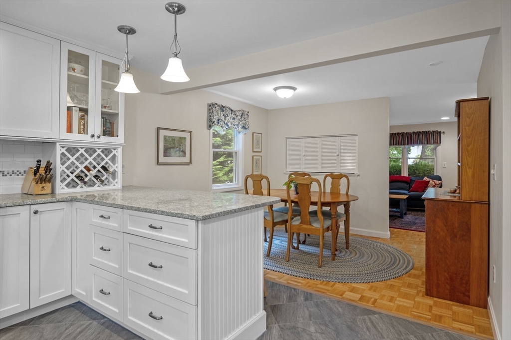 3 bed, 2 bath apartment for rent at 8 Risley Rd, Marblehead Neck — photo 13 of 28