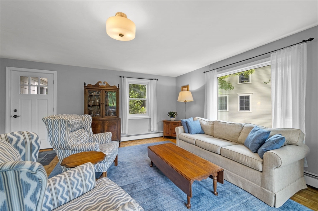 3 bed, 2 bath apartment for rent at 8 Risley Rd, Marblehead Neck — photo 4 of 28