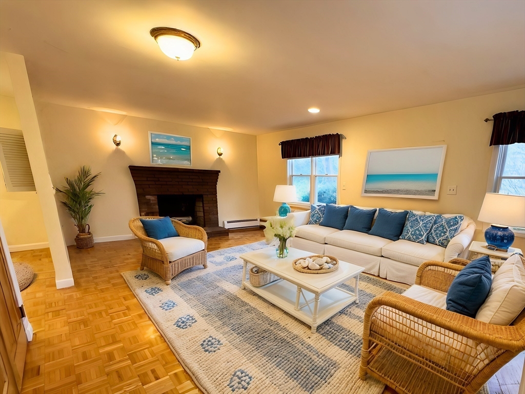 3 bed, 2 bath apartment for rent at 8 Risley Rd, Marblehead Neck — photo 17 of 28