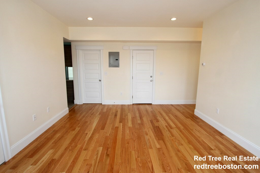 2 bed, 1 bath apartment for rent at 8 Roach St Unit 1, Dorchester — photo 6 of 11