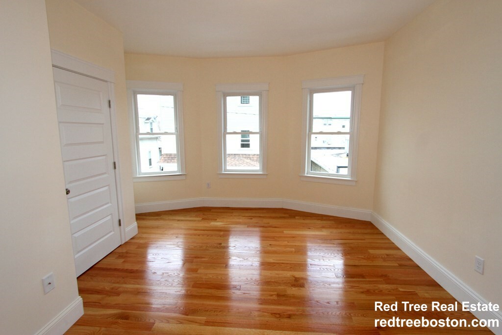 2 bed, 1 bath apartment for rent at 8 Roach St Unit 1, Dorchester — photo 7 of 11