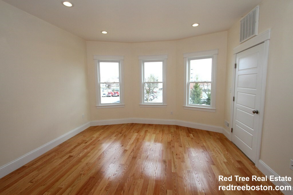 2 bed, 1 bath apartment for rent at 8 Roach St Unit 1, Dorchester — photo 5 of 11