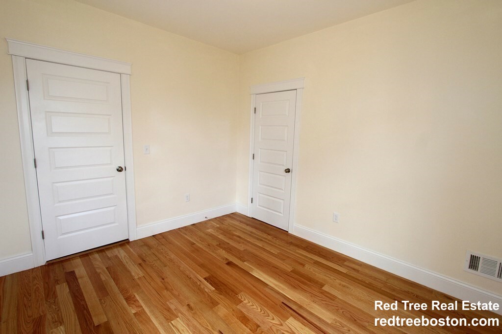 2 bed, 1 bath apartment for rent at 8 Roach St Unit 1, Dorchester — photo 4 of 11