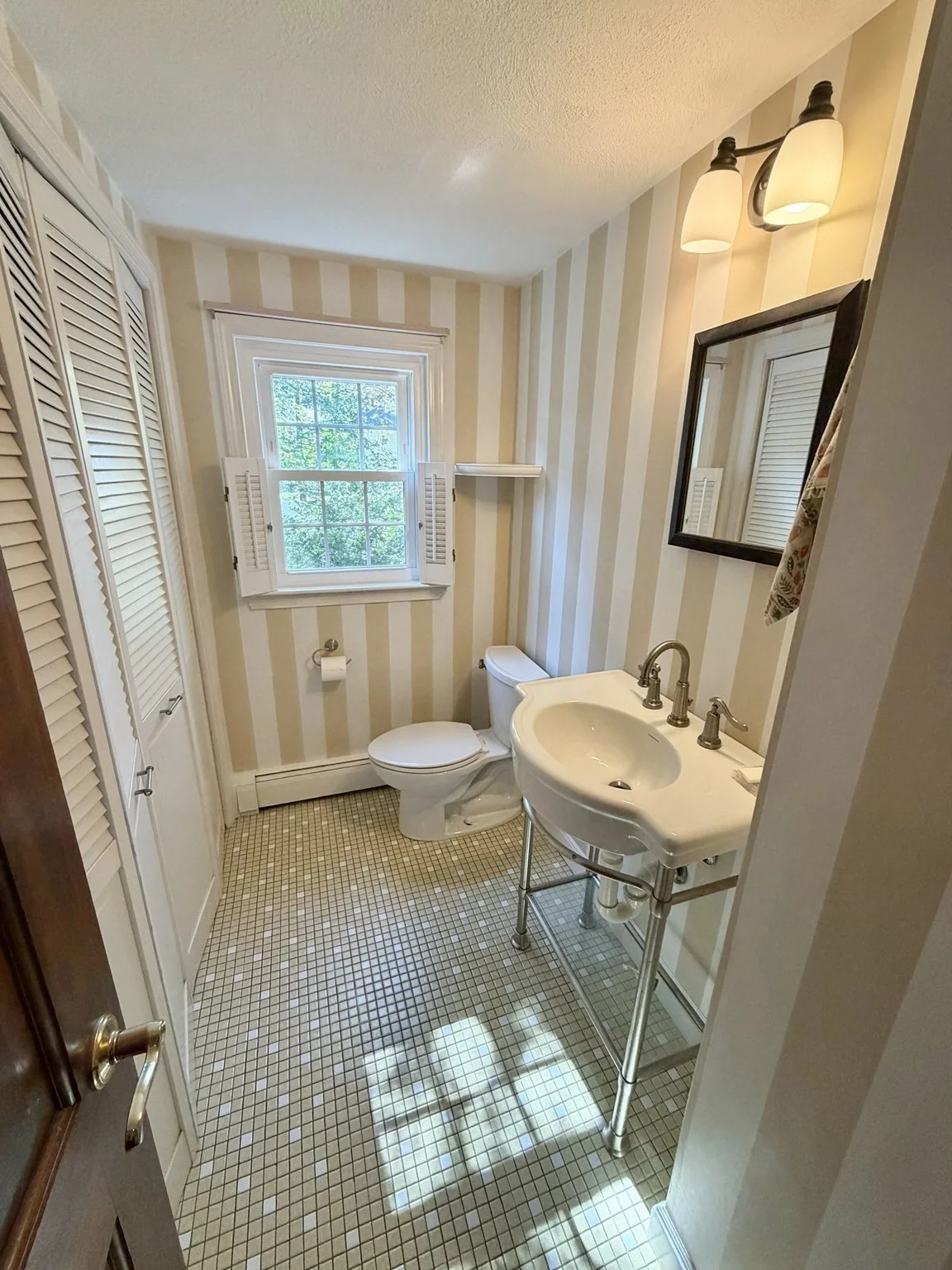4 bed, 2 bath apartment for rent at 8 Robin Rd, Milford — photo 11 of 27