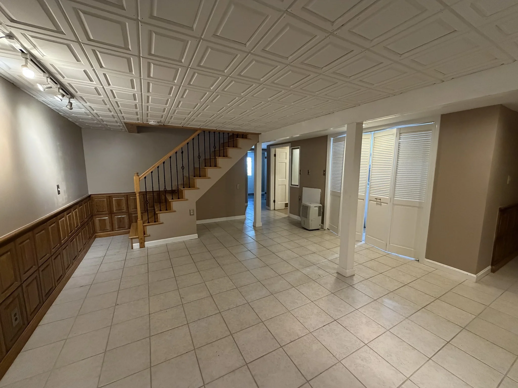 4 bed, 2 bath apartment for rent at 8 Robin Rd, Milford — photo 19 of 27