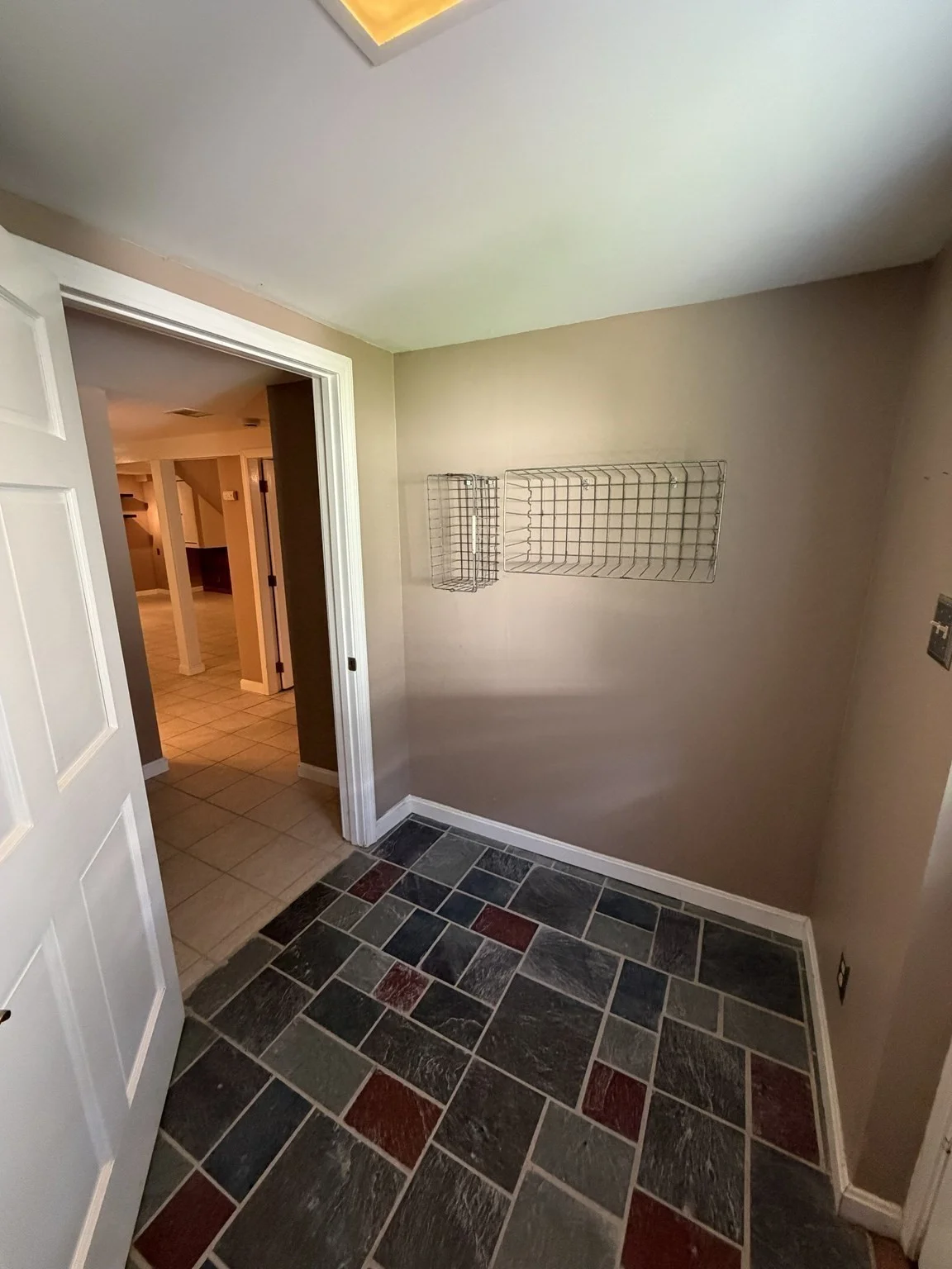 4 bed, 2 bath apartment for rent at 8 Robin Rd, Milford — photo 25 of 27