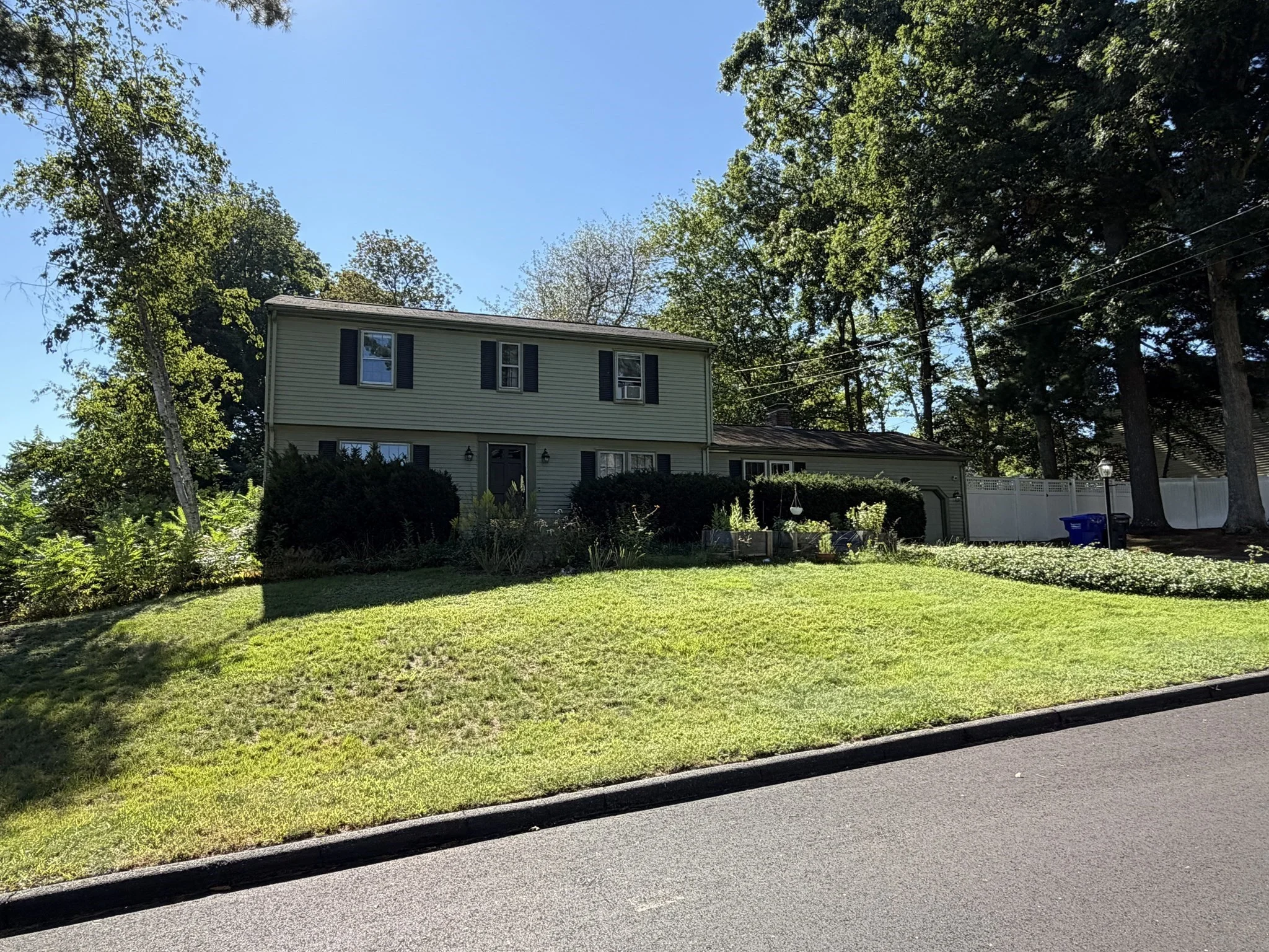 4 bed, 2 bath apartment for rent at 8 Robin Rd, Milford — photo 2 of 27