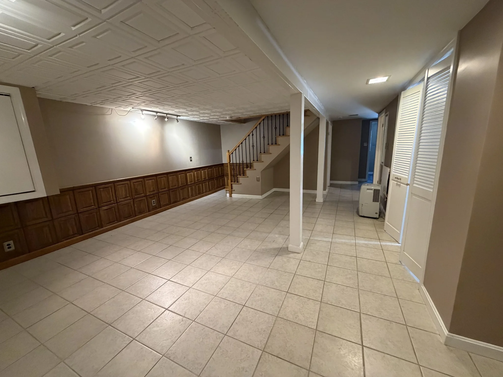 4 bed, 2 bath apartment for rent at 8 Robin Rd, Milford — photo 21 of 27