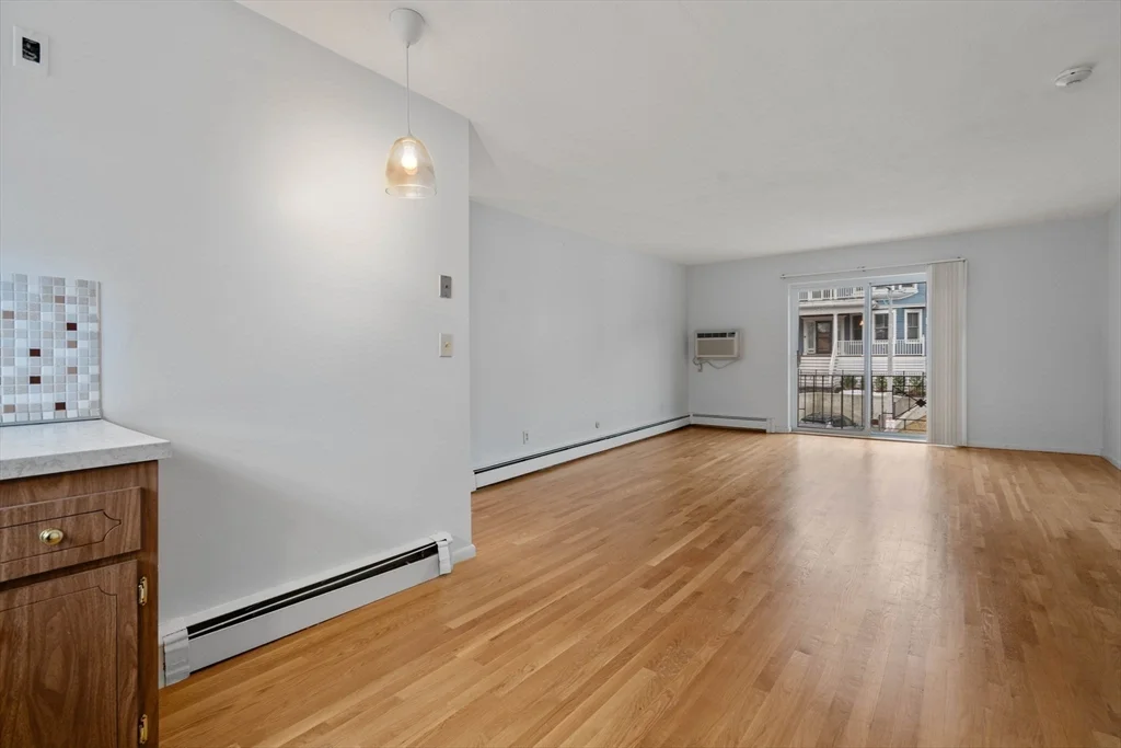 2 bed, 1 bath apartment for rent at 8 Robinwood Ave Unit 6, Jamaica Plain — photo 3 of 18